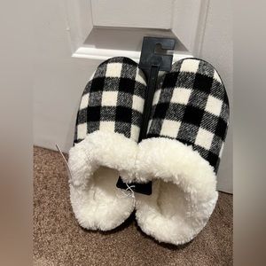 Brand new women slippers for the winter
